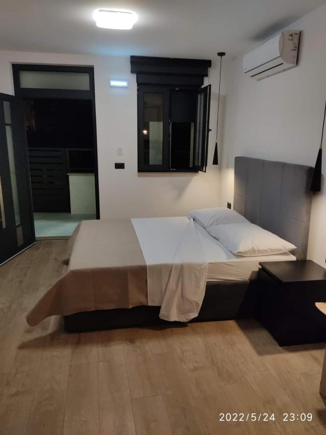 Apartments "Lory" -Baška Voda Esterno foto